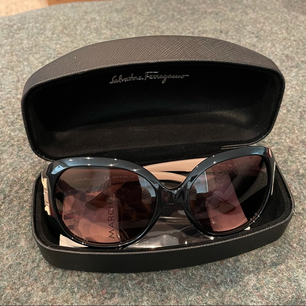 Salvatore Ferragamo Oval Sunglasses SF668S